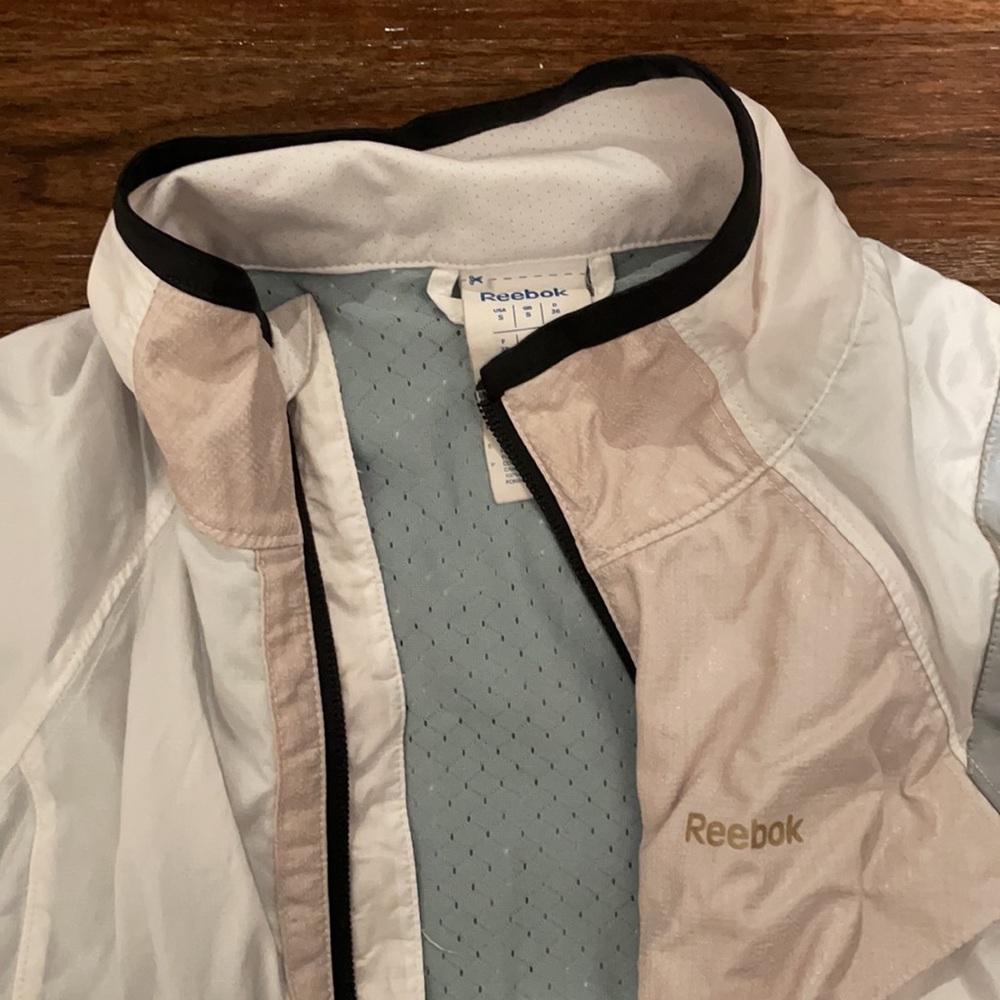 White reflective Reebok running jacket - Picture 2 of 3